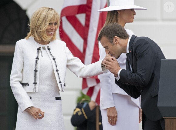 La Première Dame américaine Melania Trump, le président de la République française Emmanuel Macron et sa femme la Première Dame Brigitte Macron (Trogneux) - Le couple présidentiel américain accueille le couple présidentiel français à la Maison Blanche à Washington, le 24 avril 2018.