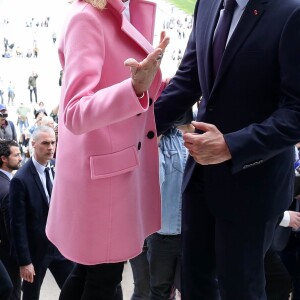 Le Président de la République Emmanuel Macron et sa femme la Première Dame Brigitte Macron (Trogneux) - Le Président de la République Emmanuel Macron et sa femme la Première Dame Brigitte Macron (Trogneux) visitent le Mémorial de Lincoln (Lincoln Memorial) à Washington, le 23 avril 2018. © Stéphane Lemouton/Bestimage