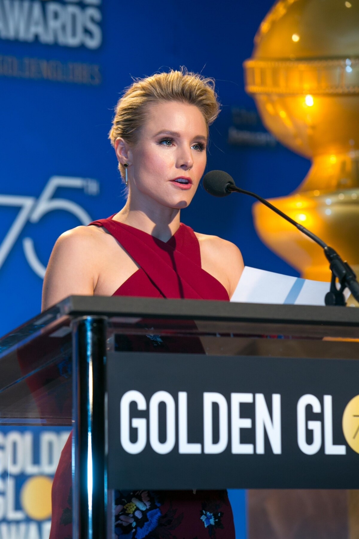 Photo : Kristen Bell à la 75ème soirée annuelle Golden Globe nominations à  lhôtel Beverly Hilton à Los Angeles, le 11 décembre 2017 Presenters arrive  for the 2018 75th Golden Globe nominations