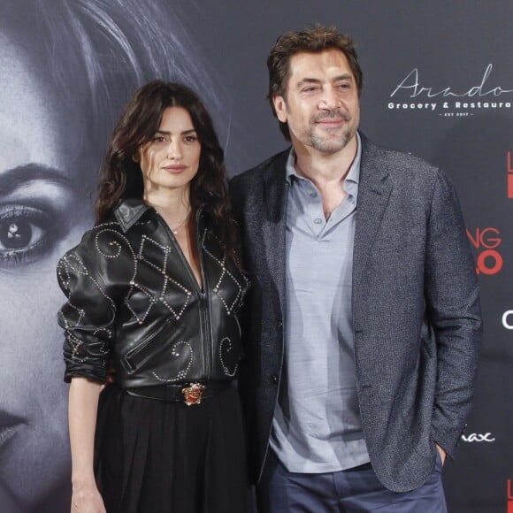 Penelope Cruz et son mari Javier Bardem - Photocall du film "Loving Pablo (Escobar)" à Madrid. Le 6 mars 2018