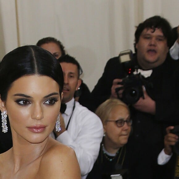 Kendall Jenner à l'ouverture de l'exposition "Corps célestes : Mode et imagerie catholique" pour le Met Gala à New York, le 7 mai 2018.