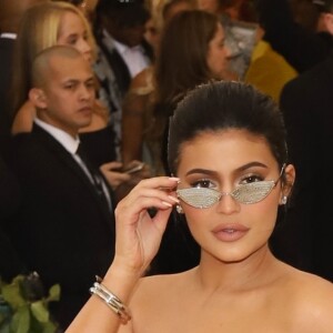 Kylie Jenner à l'ouverture de l'exposition "Corps célestes : Mode et imagerie catholique" pour le Met Gala à New York, le 7 mai 2018.