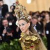 Sarah Jessica Parker à l'ouverture de l'exposition "Corps célestes : Mode et imagerie catholique" pour le Met Gala à New York, le 7 mai 2018.
