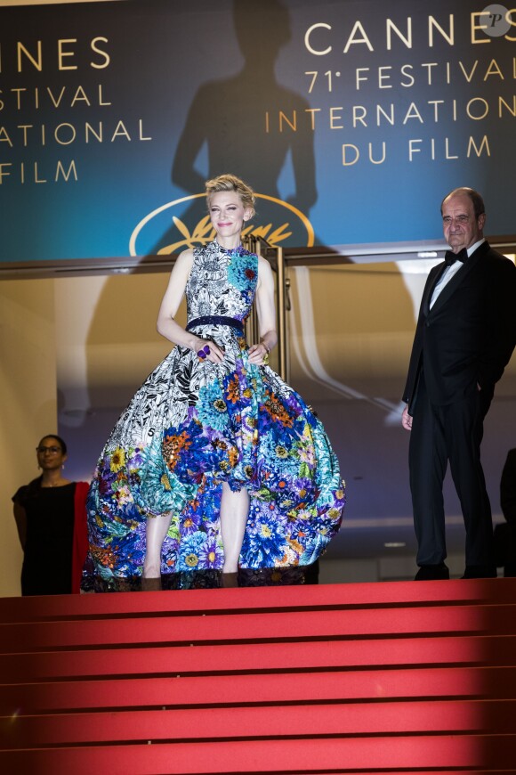 Cate Blanchett (robe Mary Katrantzou) et Pierre Lescure - Montée des marches du film « Cold War » lors du 71ème Festival International du Film de Cannes. Le 10 mai 2018 © Borde-Jacovides-Moreau/Bestimage