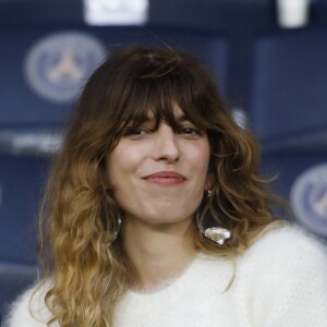 Lou Doillon dans les tribunes du Parc des Princes lors du match de Ligue 1 PSG - Rennes à Paris, le 12 mai 2018, à l'issue duquel le Paris Saint-Germain a fêté son titre de champion de France. © Marc Ausset-Lacroix/Bestimage