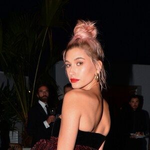 Hailey Baldwin lors du dîner "Dior - Madame Figaro Unifrance" à l'hôtel JW Marriott lors du 71ème Festival International du Film de Cannes le 12 mai 2018.