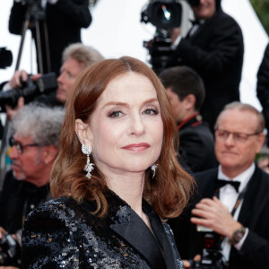 Isabelle Huppert - Montée des marches du film " Le Grand Bain " lors du 71ème Festival International du Film de Cannes. Le 13 mai 2018 © Giancarlo Gorassini / Bestimage