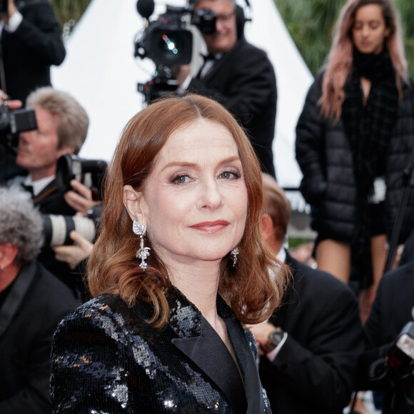 Isabelle Huppert - Montée des marches du film " Le Grand Bain " lors du 71ème Festival International du Film de Cannes. Le 13 mai 2018 © Giancarlo Gorassini / Bestimage