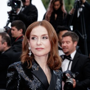 Isabelle Huppert - Montée des marches du film " Le Grand Bain " lors du 71ème Festival International du Film de Cannes. Le 13 mai 2018 © Giancarlo Gorassini / Bestimage