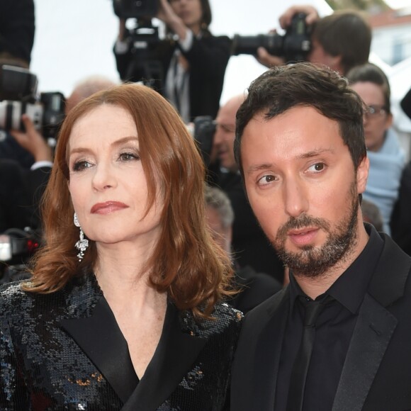 Anthony Vaccarello et Isabelle Huppert - Montée des marches du film " Le Grand Bain " lors du 71ème Festival International du Film de Cannes. Le 13 mai 2018 © Borde-Jacovides-Moreau/Bestimage