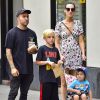 Exclusif - Pete Wentz avec sa compagne Meagan Camper et ses enfants Bronx Mowgli et Saint Lazslo, se promènent à New York, le 29 juin 2017.