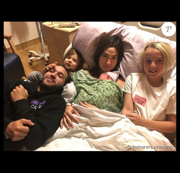 La famille s'agrandit pour le chanteur de Fall Out Boy. Ce 13 mai 2018, Pete Wentz a accueilli son troisième enfant, une petite fille prénommée Marvel.