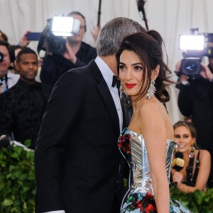 Amal et George Clooney au Met Gala à New York, le 7 mai 2018