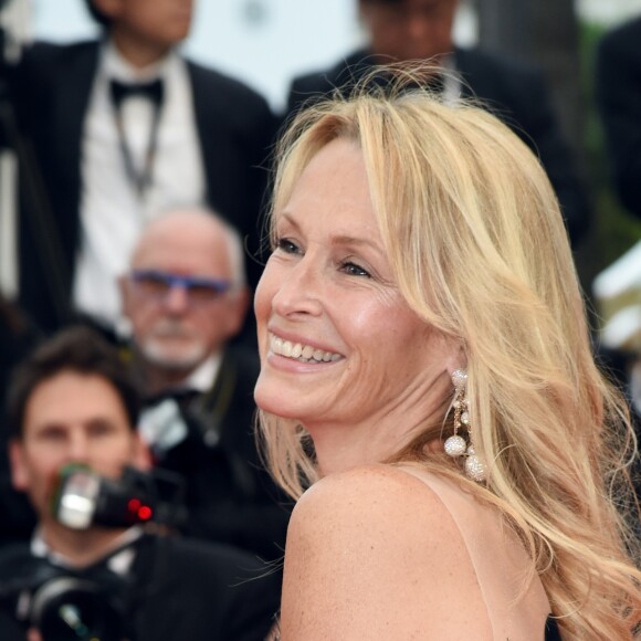 Estelle Lefébure (bijoux De Grisogono, robe Yanina Couture) - Montée des marches du film " Burning " lors du 71ème Festival International du Film de Cannes. Le 16 mai 2018 © Giancarlo Gorassini / Bestimage