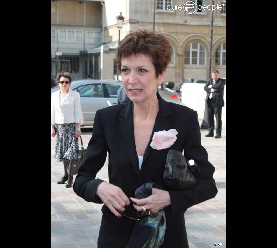 Catherine Laborde Au Mariage De Sa Soeur Francoise Purepeople