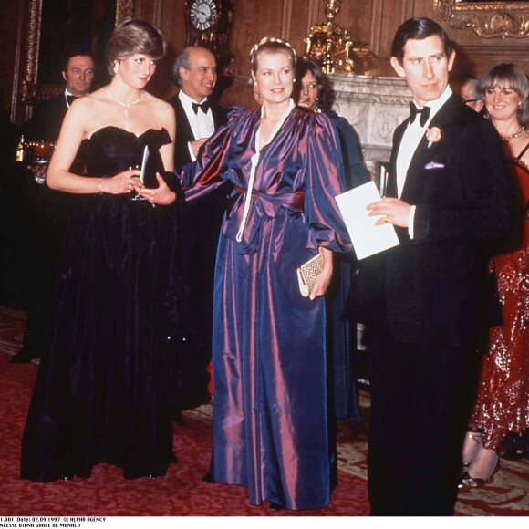 La princesse Diana, Grace de Monaco et le prince Charles à Londres, en 1981.