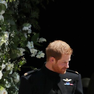 Le prince Harry et Meghan Markle (en robe de mariée Givenchy), duc et duchesse de Sussex, à la sortie de chapelle St. George au château de Windsor après leur mariage le 19 mai 2018.