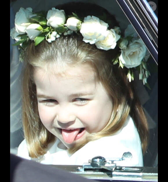 Malicieuse, la princesse Charlotte de Cambridge, qui était avec sa mère la duchesse Catherine et tenait le rôle de flowergirl au mariage du prince Harry et de Meghan Markle le 19 mai 2018 à Windsor, a fait sensation ! 