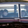 La princesse Charlotte de Cambridge, qui était avec sa mère la duchesse Catherine et tenait le rôle de flowergirl au mariage du prince Harry et de Meghan Markle le 19 mai 2018 à Windsor, a fait sensation ! Mignonne et facétieuse, le public a craqué...