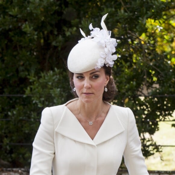 Kate Middleton et sa fille la princesse Charlotte de Cambridge - Sorties après le baptême de la princesse Charlotte de Cambridge à l'église St. Mary Magdalene à Sandringham, le 5 juillet 2015.