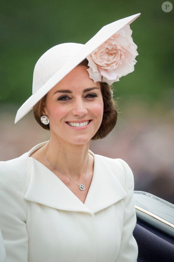 Kate Middleton - La famille royale d'Angleterre au balcon du palais de Buckingham lors de la parade "Trooping The Colour" à l'occasion du 90ème anniversaire de la reine. Le 11 juin 2016