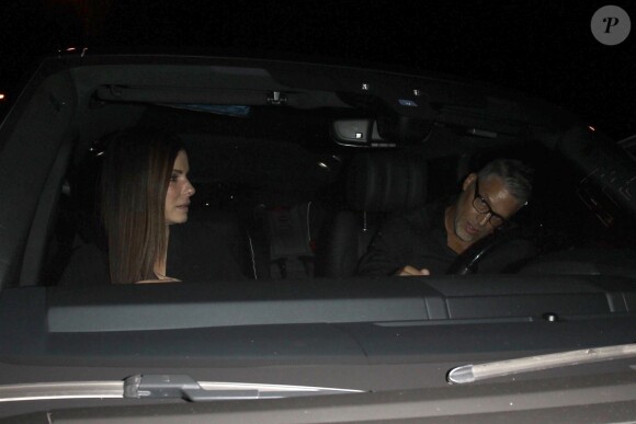 Exclusif - Sandra Bullock et son compagnon Bryan Randall quittent le restaurant Roku Sushi à West Hollywood le 18 mai 2018.
