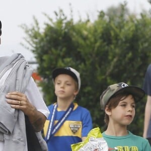 Exclusif - Kevin Federline emmène ses enfants Jayden et Sean jouer au foot à Woodland Hills, le 17 mai 2015