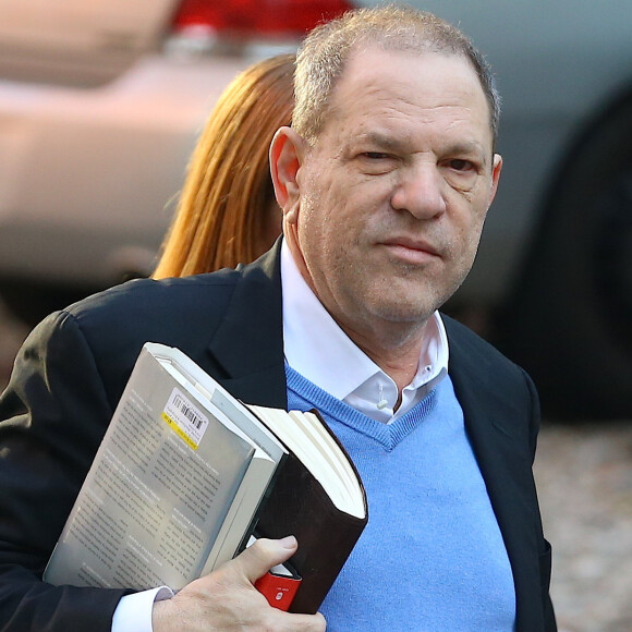 Le producteur déchu Harvey Weinstein s'est présenté vendredi à un commissariat du sud de Manhattan, à New York le 25 mai 2018.