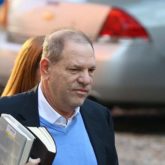 Le producteur déchu Harvey Weinstein s'est présenté vendredi à un commissariat du sud de Manhattan, à New York le 25 mai 2018.