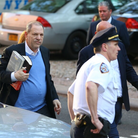 Le producteur déchu Harvey Weinstein s'est présenté vendredi à un commissariat du sud de Manhattan, à New York le 25 mai 2018.