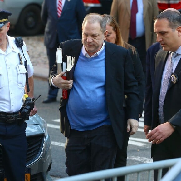 Le producteur déchu Harvey Weinstein s'est présenté vendredi à un commissariat du sud de Manhattan, à New York le 25 mai 2018.