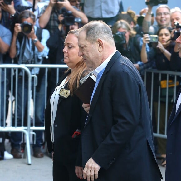 Le producteur déchu Harvey Weinstein s'est présenté vendredi à un commissariat du sud de Manhattan, à New York le 25 mai 2018.