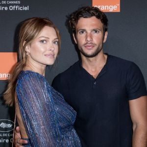 Caroline Receveur enceinte et son compagnon Hugo Philip - Photocall de la soirée Orange sur la plage de l'hôtel Majestic lors du 71ème Festival International de Cannes le 12 mai 2018. © Moreau-Borde-Jacovides/Bestimage