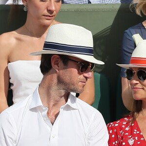 Pippa Middleton (enceinte) et son mari James Matthews lors des Internationaux de Tennis de Roland-Garros à Paris, France, le 27 mai 2018. © Jacovides-Moreau/Bestimage