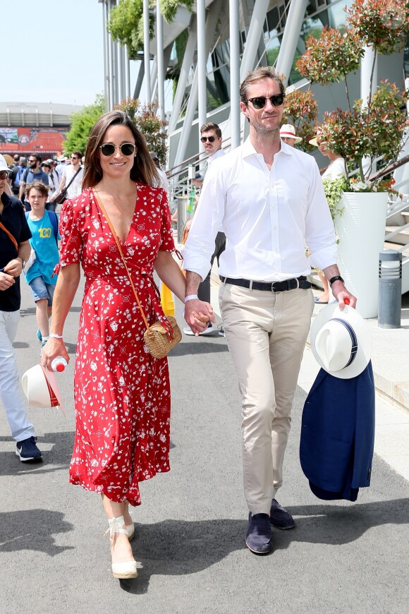 Pippa Middleton (enceinte) et son mari James Matthews lors des Internationaux de Tennis de Roland-Garros à Paris, France, le 27 mai 2018. © Jacovides-Moreau/Bestimage
