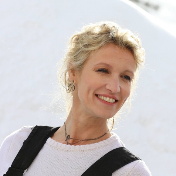 Alexandra Lamy lors du photocall du film "Tout le monde debout" de F.Dubosc dans le cadre du 21ème Festival International du Film de Comédie de l'Alpe d'Huez le 19 janvier 2018. © Dominique Jacovides / Bestimage