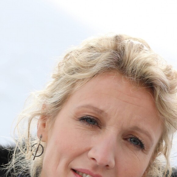 Alexandra Lamy lors du photocall du film "Tout le monde debout" de F.Dubosc dans le cadre du 21ème Festival International du Film de Comédie de l'Alpe d'Huez le 19 janvier 2018. © Dominique Jacovides / Bestimage