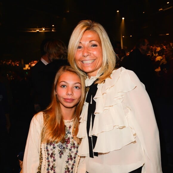 Exclusif - Natty Belmondo et sa fille Stella à la générale de la comédie musicale "Les 3 Mousquetaires" au Palais des Sports à Paris le 7 octobre 2016. © Coadic Guirec - Cyril Moreau / Bestimage