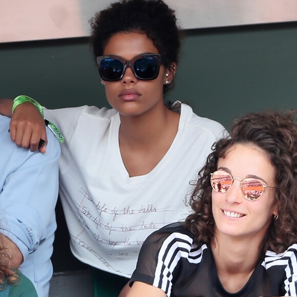 Exclusif - Vincent Cassel et sa compagne Tina Kunakey dans les tribunes des internationaux de Roland Garros - jour 5 - à Paris, France, le 31 mai 2018. © Cyril Moreau - Dominique Jacovides/Bestimage