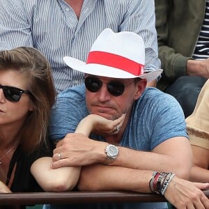 Benjamin Castaldi avec sa femme Aurore Aleman dans les tribunes des Internationaux de France de Tennis de Roland-Garros à Paris le 2 juin 2018.