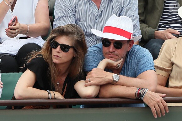 Benjamin Castaldi avec sa femme Aurore Aleman dans les tribunes des Internationaux de France de Tennis de Roland-Garros à Paris le 2 juin 2018.