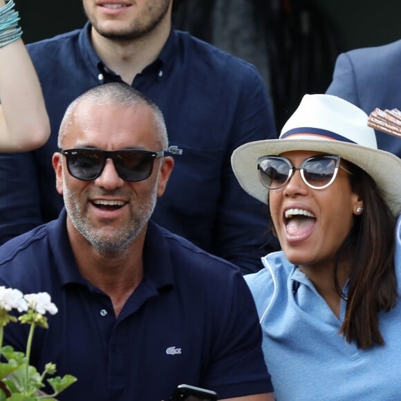 Amel Bent et son mari Patrick Antonelli dans les tribunes des internationaux de tennis de Roland Garros à Paris, France, le 3 juin 2018. © Dominique Jacovides - Cyril Moreau/Bestimage