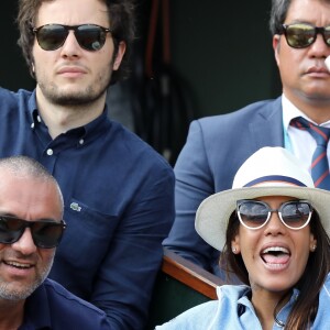 Amel Bent et son mari Patrick Antonelli dans les tribunes des internationaux de tennis de Roland Garros à Paris, France, le 3 juin 2018. © Dominique Jacovides - Cyril Moreau/Bestimage