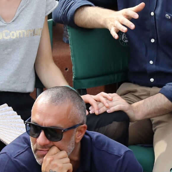 Amel Bent et son mari Patrick Antonelli dans les tribunes des internationaux de tennis de Roland Garros à Paris, France, le 3 juin 2018. © Dominique Jacovides - Cyril Moreau/Bestimage