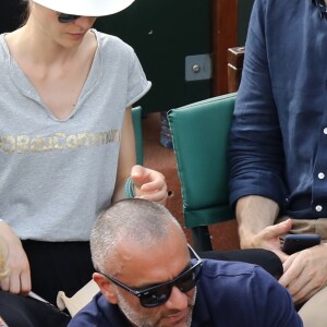 Amel Bent et son mari Patrick Antonelli dans les tribunes des internationaux de tennis de Roland Garros à Paris, France, le 3 juin 2018. © Dominique Jacovides - Cyril Moreau/Bestimage