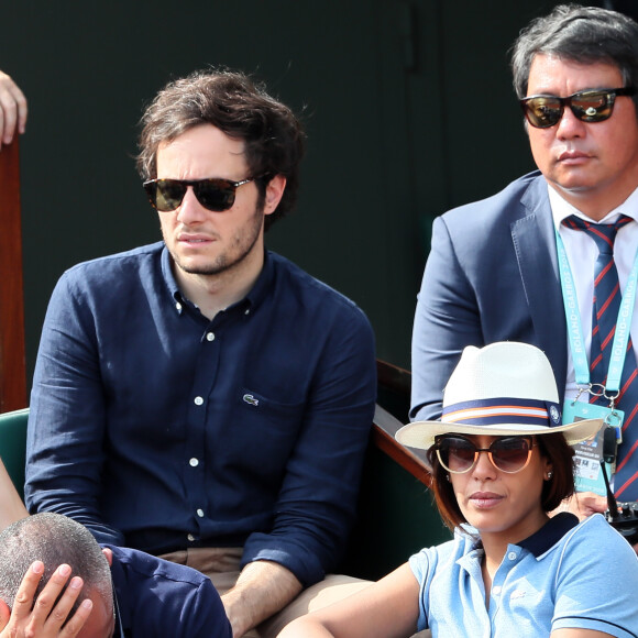 Le chanteur Vianney (Vianney Bureau)et Amel Bent dans les tribunes des internationaux de tennis de Roland Garros à Paris, France, le 3 juin 2018. © Dominique Jacovides - Cyril Moreau/Bestimage  Celebs attending the Roland Garros French Open, in Paris, France, on June 3rd, 2018.03/06/2018 - Paris