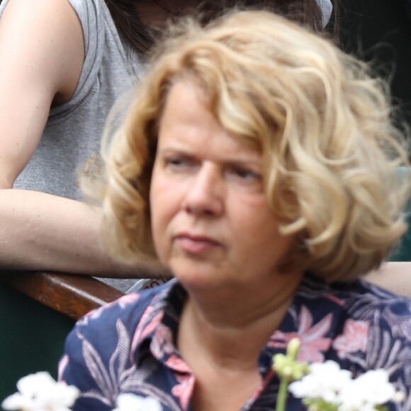 Le chanteur Vianney (Vianney Bureau) et sa compagne Catherine Robert dans les tribunes des internationaux de tennis de Roland Garros à Paris, France, le 3 juin 2018. © Dominique Jacovides - Cyril Moreau/Bestimage  Celebs attending the Roland Garros French Open, in Paris, France, on June 3rd, 2018.03/06/2018 - Paris