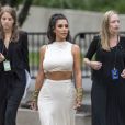 Kim et Kourtney Kardashian arrivent au Brooklyn Museum pour assister aux CFDA Fashion Awards 2018. New York, le 4 juin 2018.