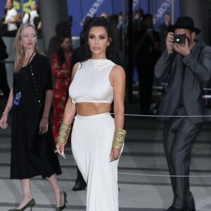 Kim et Kourtney Kardashian arrivent au Brooklyn Museum pour assister aux CFDA Fashion Awards 2018. New York, le 4 juin 2018.