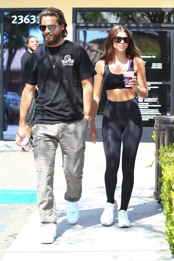 Exclusif - Scott Disick et sa compagne Sofia Richie sont finalement toujours ensemble malgré les rumeurs de séparation et se baladent en amoureux à Calabasas, le 4 juin 2018.